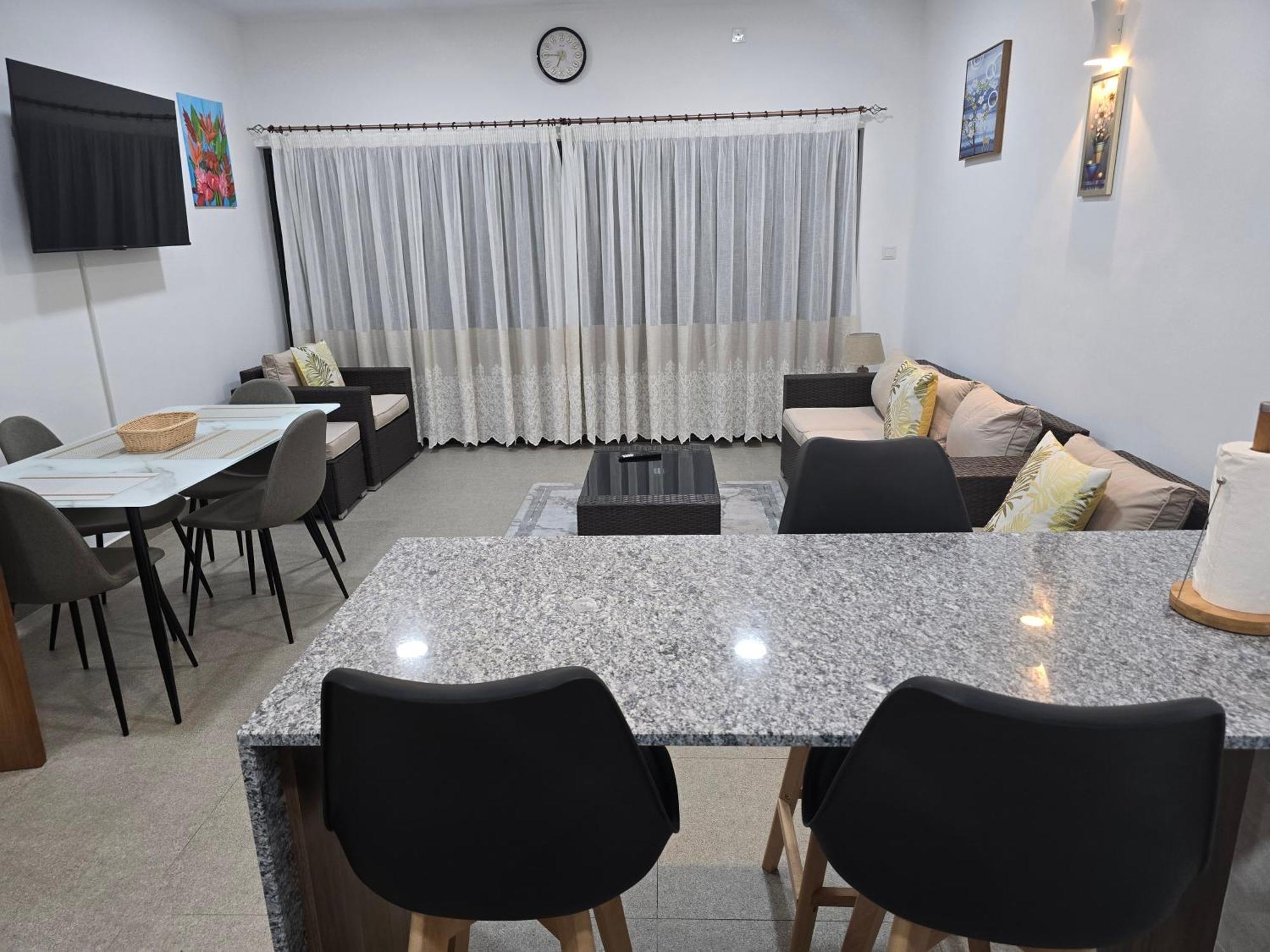 Lovers Paradise Self-Catering Apartments Anse aux Pins Esterno foto